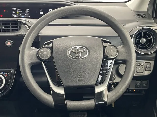 アクア（トヨタ）の車両写真