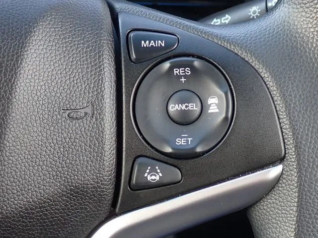 シャトル　ハイブリッド（ホンダ）の車両写真