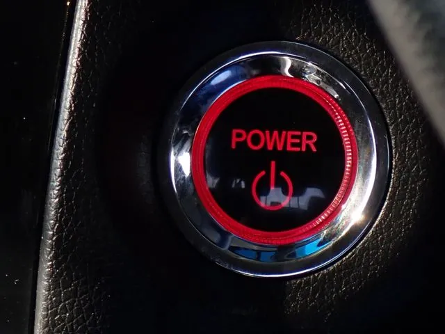 シャトル　ハイブリッド（ホンダ）の車両写真