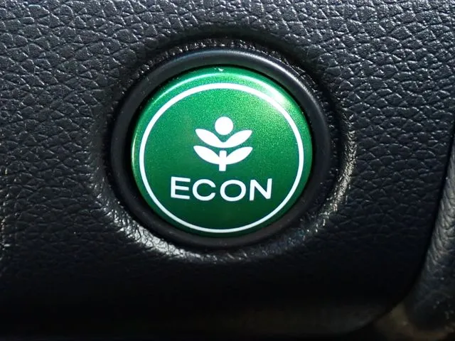 シャトル　ハイブリッド（ホンダ）の車両写真