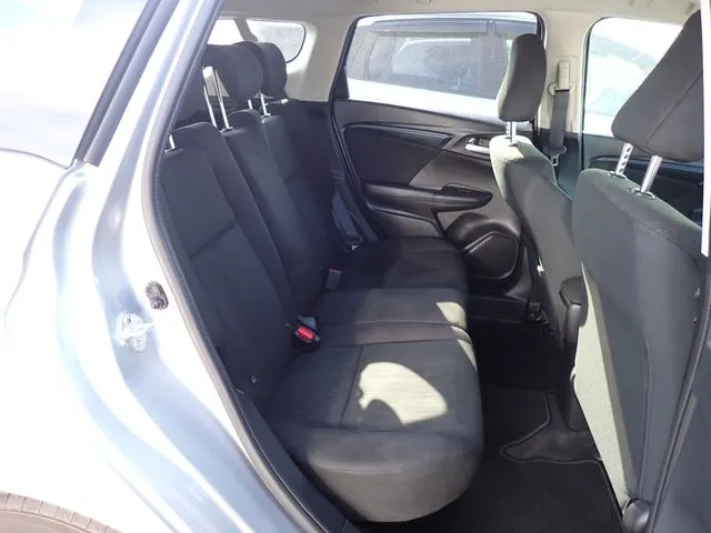 シャトル　ハイブリッド（ホンダ）の車両写真