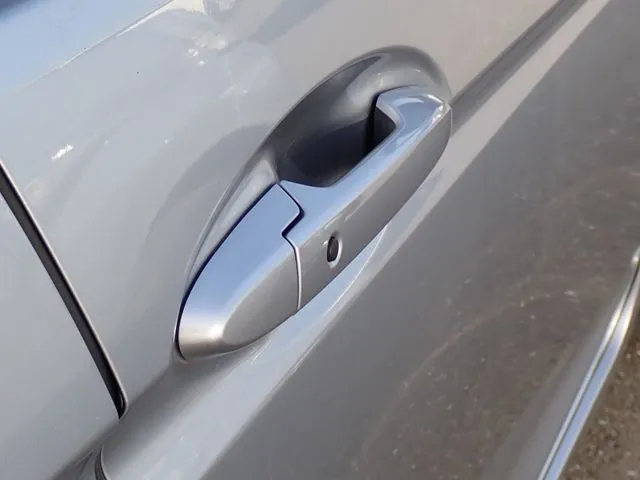 シャトル　ハイブリッド（ホンダ）の車両写真