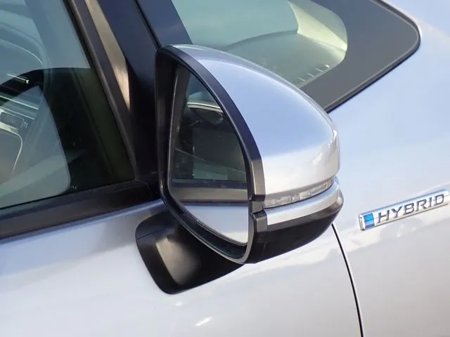 シャトル　ハイブリッド（ホンダ）の車両写真