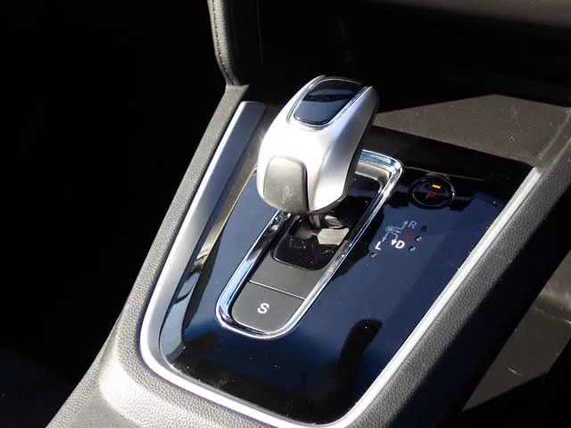 シャトル　ハイブリッド（ホンダ）の車両写真