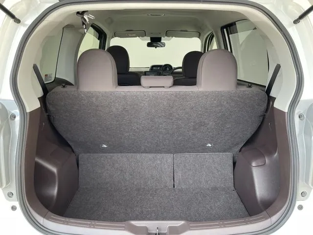 スペイド（トヨタ）の車両写真