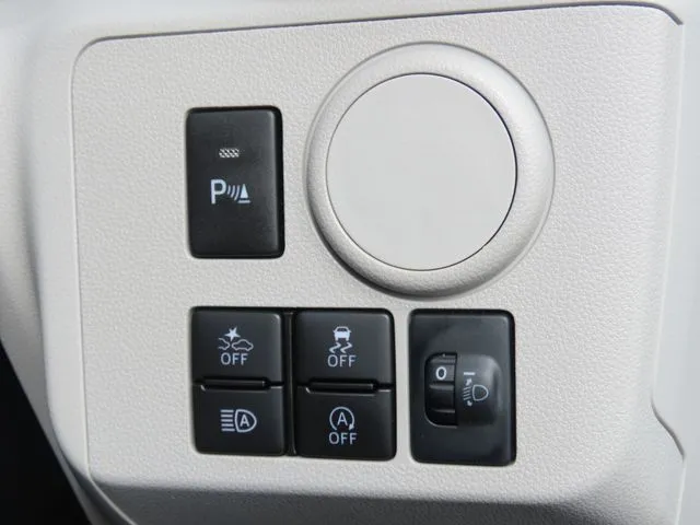 ミラ　イース（ダイハツ）の車両写真