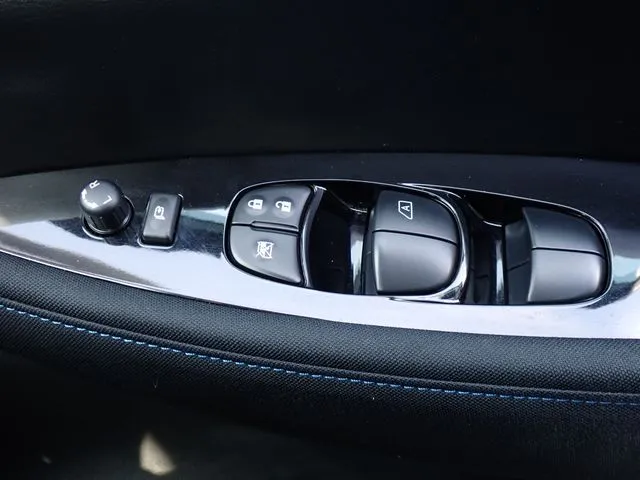 リーフ（ニッサン）の車両写真