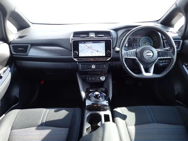 リーフ（ニッサン）の車両写真