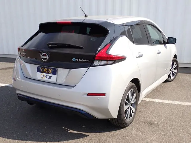 リーフ（ニッサン）の車両写真