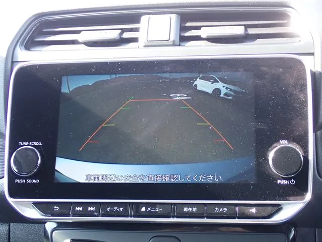 リーフ（ニッサン）の車両写真