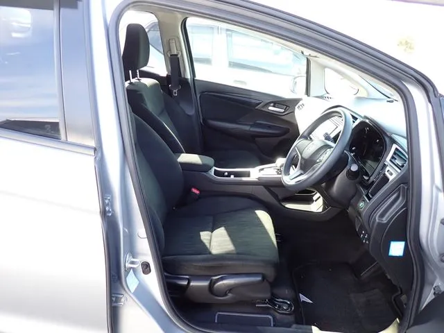 シャトル ハイブリッド 4WD(ホンダ)の車両写真