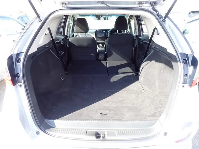 シャトル ハイブリッド 4WD(ホンダ)の車両写真