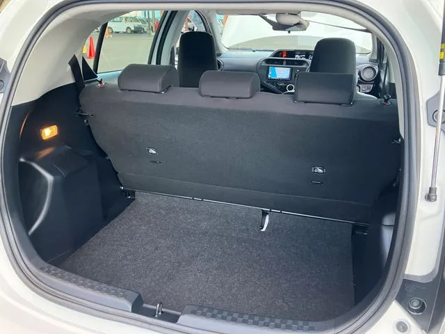 アクア（トヨタ）の車両写真