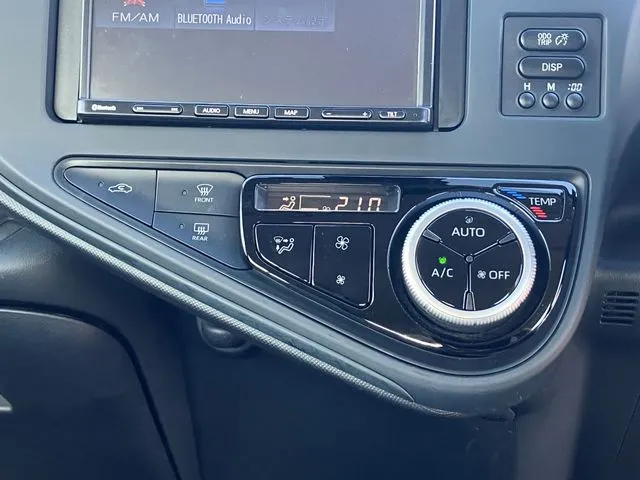 アクア（トヨタ）の車両写真