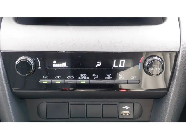 ヤリスクロス　ハイブリッド（トヨタ）の車両写真