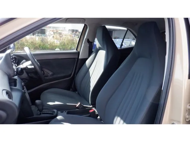 ヤリスクロス　ハイブリッド（トヨタ）の車両写真