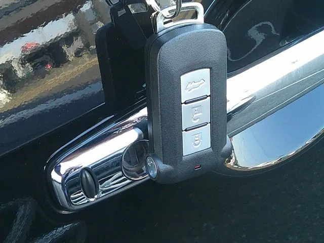 ミツビシ　デリカ　Ｄ：５　４ＷＤ