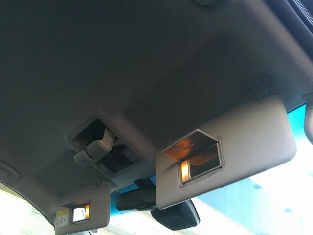 ミツビシ　デリカ　Ｄ：５　４ＷＤ