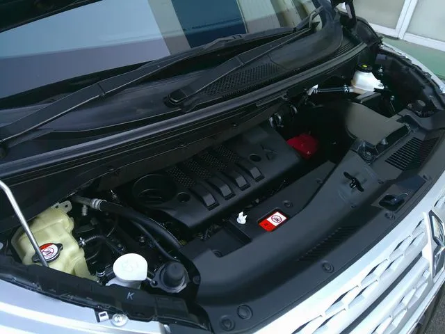 ミツビシ　デリカ　Ｄ：５　４ＷＤ