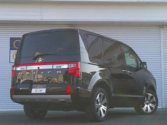 ミツビシ　デリカ　Ｄ：５　４ＷＤ