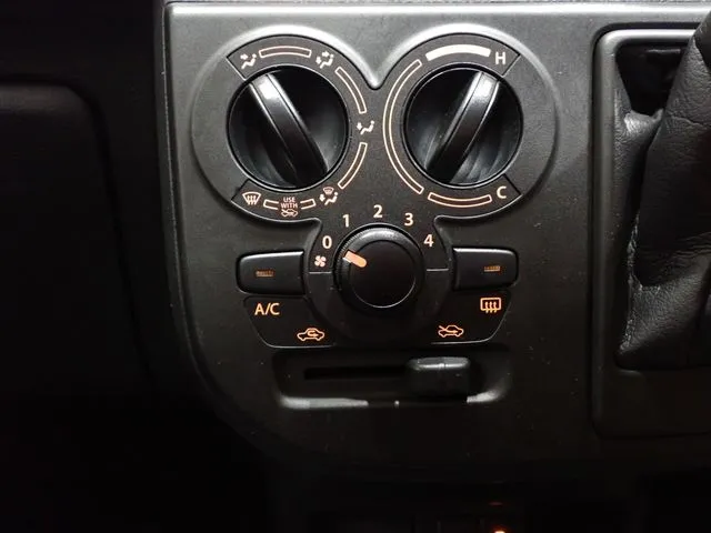 スズキ　アルト　４ＷＤ