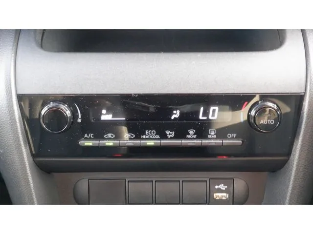 ヤリスクロス　ハイブリッド（トヨタ）の車両写真