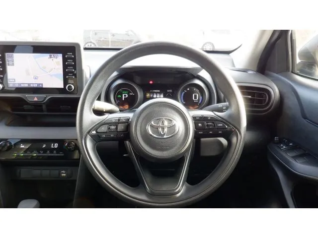 ヤリスクロス　ハイブリッド（トヨタ）の車両写真