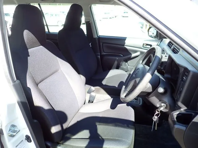 プロボックスバン　２ＷＤ（トヨタ）の車両写真