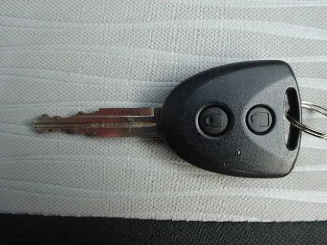 ミラ イース(ダイハツ)の車両写真