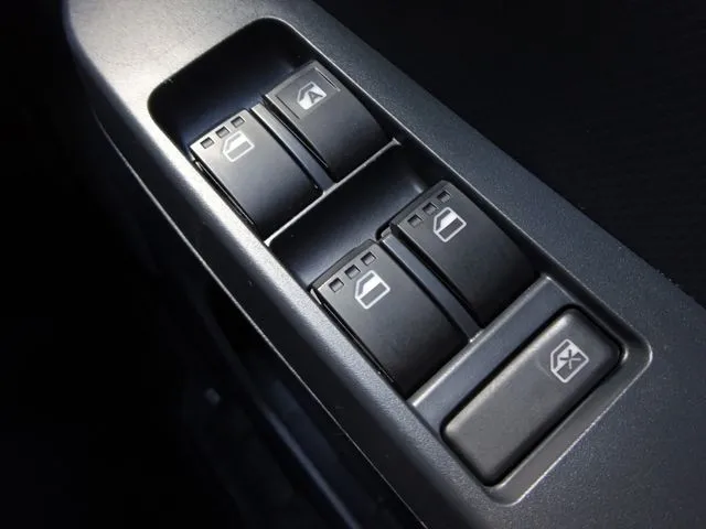 ミラ イース(ダイハツ)の車両写真