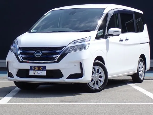 セレナ(ニッサン)の車両写真