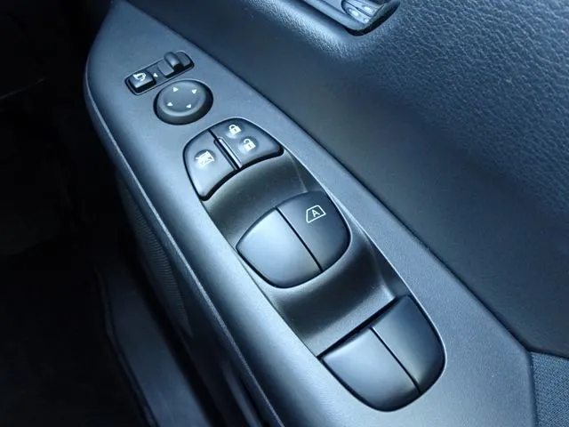 セレナ(ニッサン)の車両写真