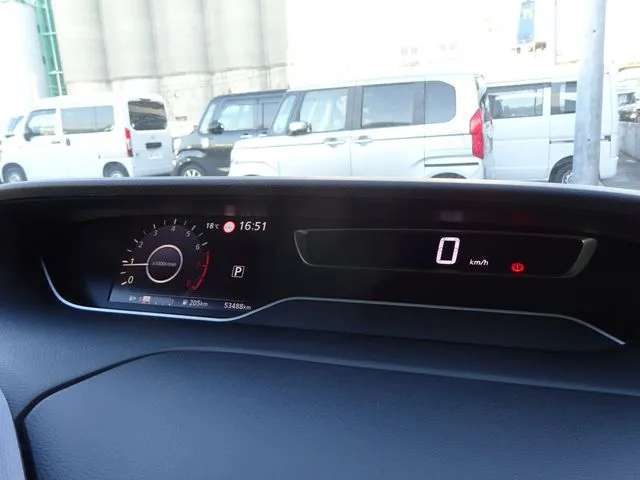 セレナ(ニッサン)の車両写真