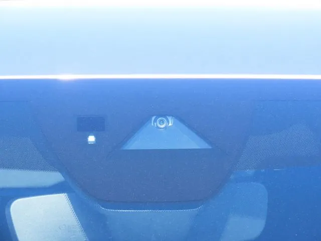 ＭＡＺＤＡ３　ファストバック（マツダ）の車両写真