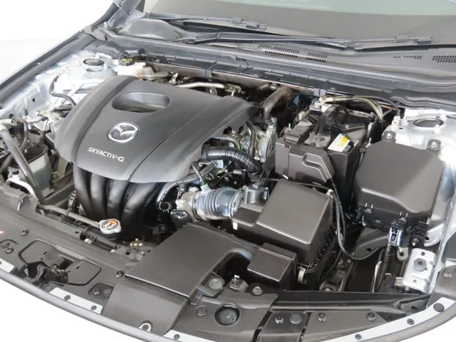 ＭＡＺＤＡ３　ファストバック（マツダ）の車両写真