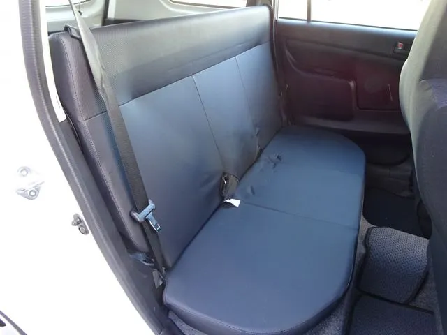 サクシードバン　２ＷＤ（トヨタ）の車両写真