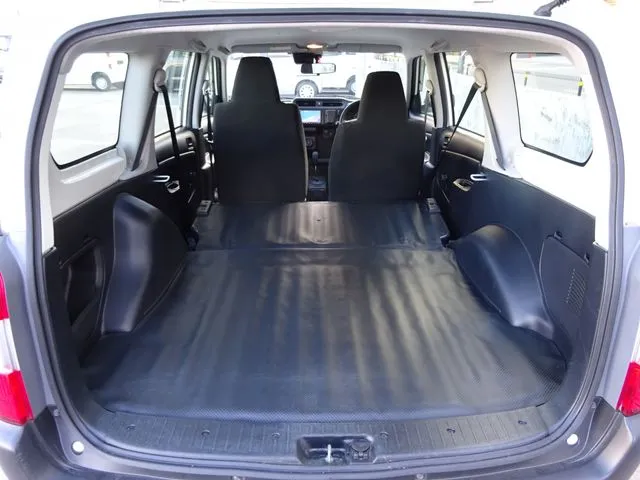 サクシードバン　２ＷＤ（トヨタ）の車両写真