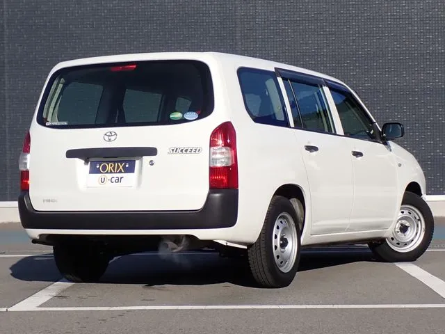 サクシードバン　２ＷＤ（トヨタ）の車両写真