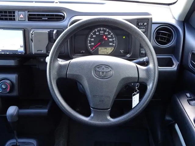 サクシードバン　２ＷＤ（トヨタ）の車両写真