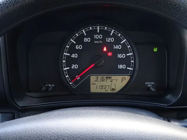 サクシードバン　２ＷＤ（トヨタ）の車両写真