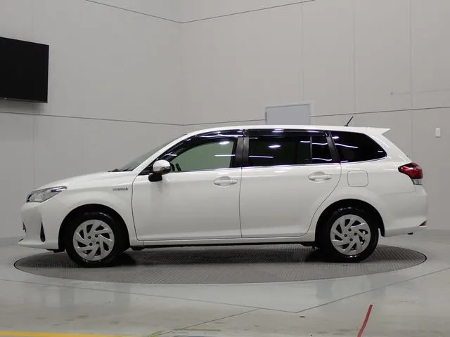 トヨタ　カローラフィールダー　ハイブリッド