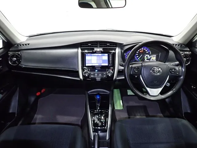 トヨタ　カローラフィールダー　ハイブリッド