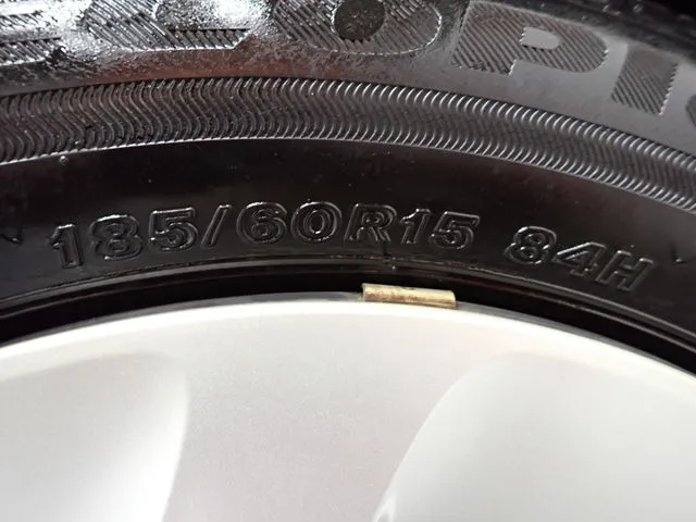 トヨタ　カローラフィールダー　ハイブリッド