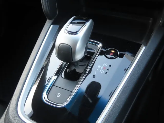 シャトル　ハイブリッド（ホンダ）の車両写真