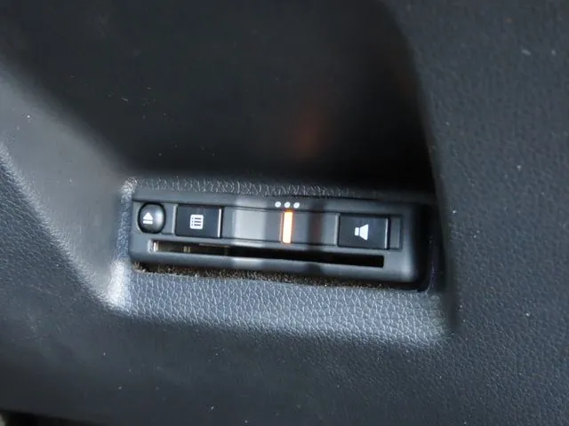 シャトル　ハイブリッド（ホンダ）の車両写真