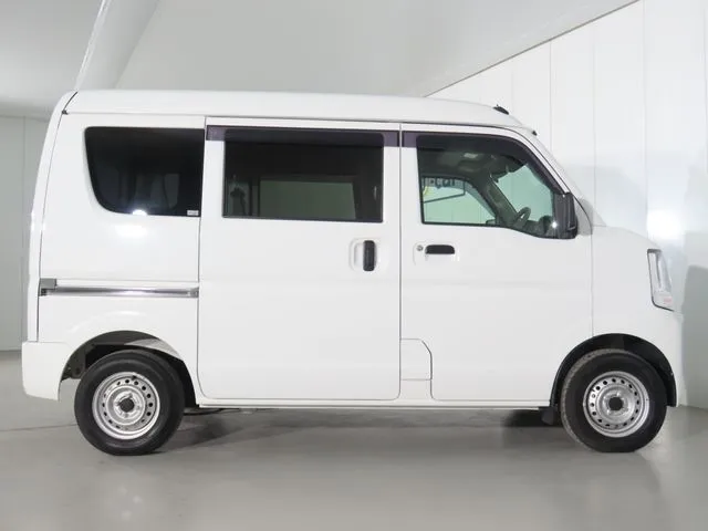 エブリイバン（スズキ）の車両写真