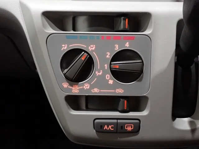 ダイハツ　ミラ　イース