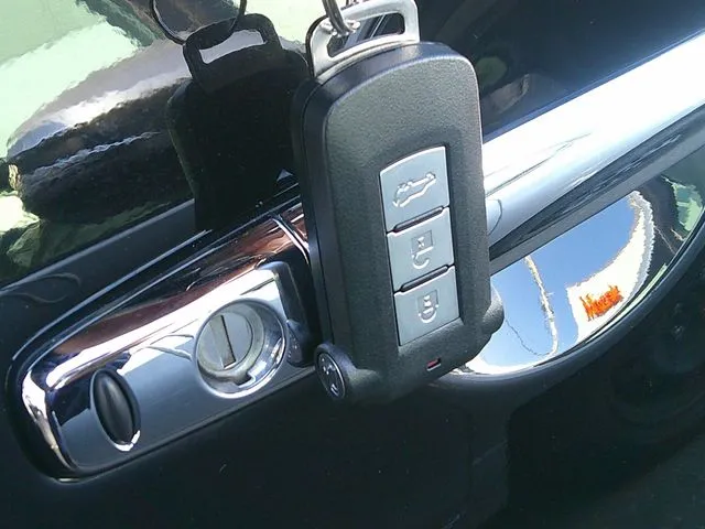 ミツビシ　デリカ　Ｄ：５　４ＷＤ