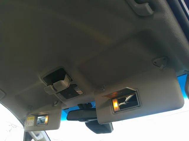 ミツビシ　デリカ　Ｄ：５　４ＷＤ