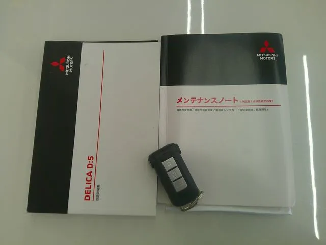 ミツビシ　デリカ　Ｄ：５　４ＷＤ